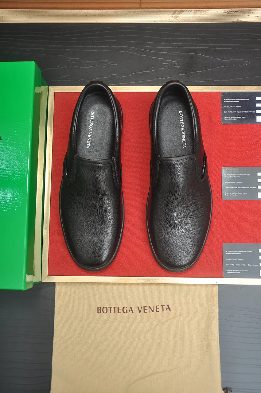 Men's shoes💰540💶【BV】Official website men's shoes👊🏻Cow leather braid🔰Cow leather lining rubber outsole🔲Counter 1:1 quality The identity of every successful man🍃The upper and solemn feet🚶🏻🚶🏻High-end custom counter original replicas📯Imported cowhide purely hand-woven🐂The last will not change regardless of wind or rain🔘Stand the verification of time🔍️Code number: 39-45 (45 custom-made)